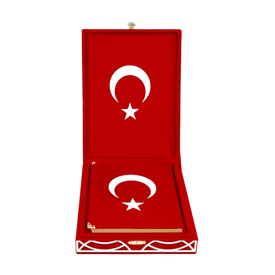 Kadife Kutulu Kur'an-ı Kerim (Orta Boy, Pleksili Desen, Kırmızı)